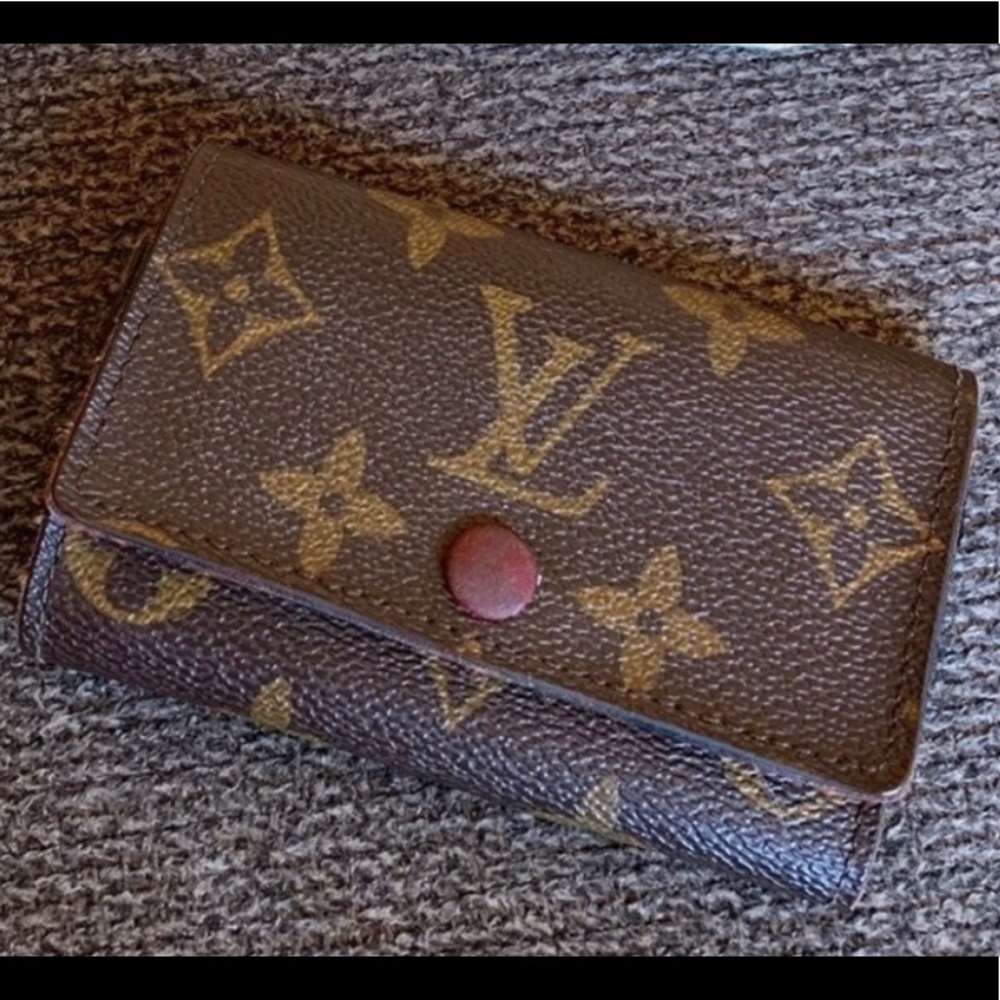 Louis Vuitton Multi-6 Key Holder
